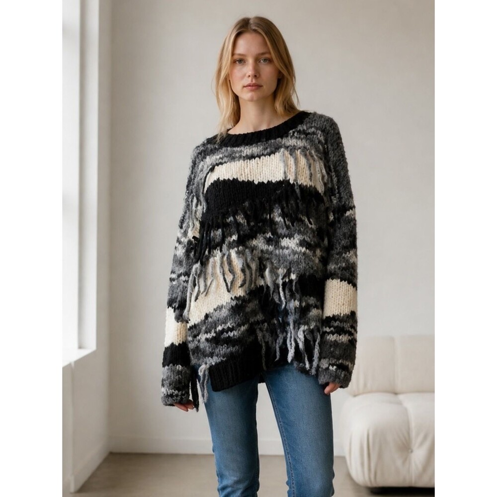 Elizabeth and James Chunky Fringe Knit Sweater in Black Gray White XL